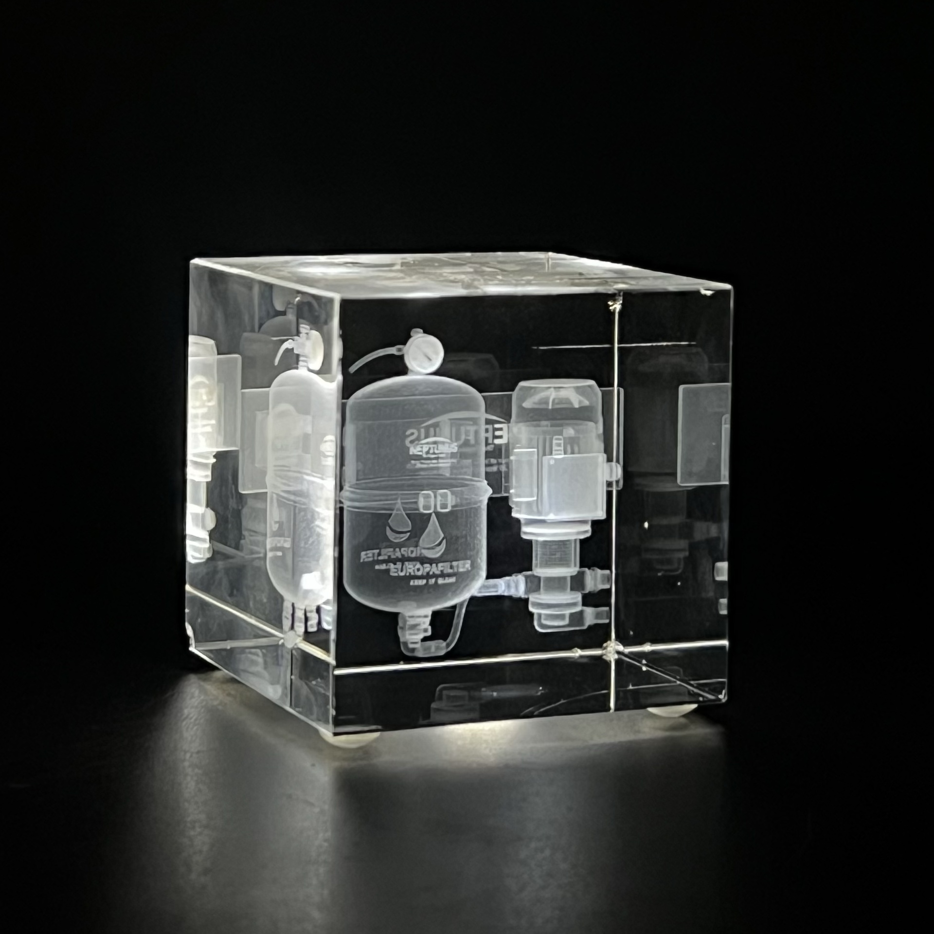 3D Engraved Crystal Cube – BL 710
