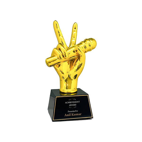 Mike – Singing Polyresin Trophy